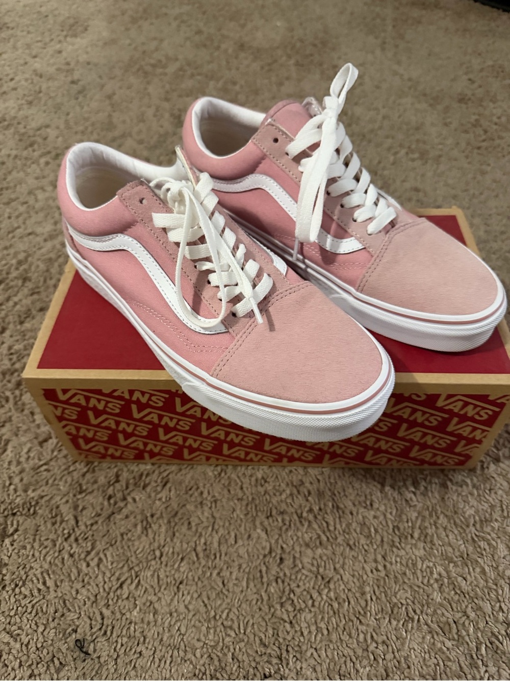 Vans Old Skool Low-Top Sneakers in Pink and White